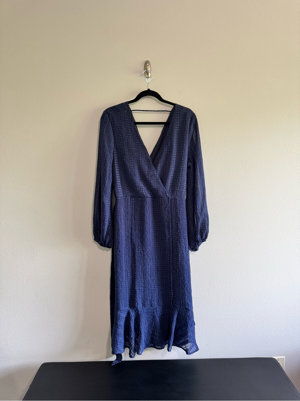 Nordstrom Navy Textured V‑Neck Midi Faux Wrap Dress